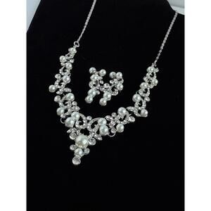 Victorian Style Bridal Necklace & Earrings Set Faux Pearl Crystal Silver Tone